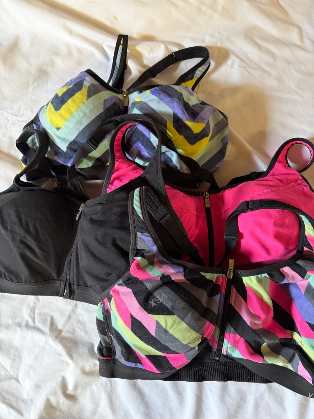 Set of 4 VSX Front-Zip Sports Bra - Pink, Black & Lime Pattern